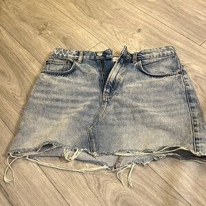 Zara Denim Skirt w Raw Hem Size M